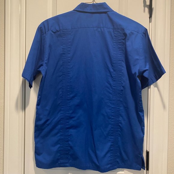 Chic Elegant Guayabera Mexican Cuban Short-Sleeved Men's Shirt - Picture 3 of 4